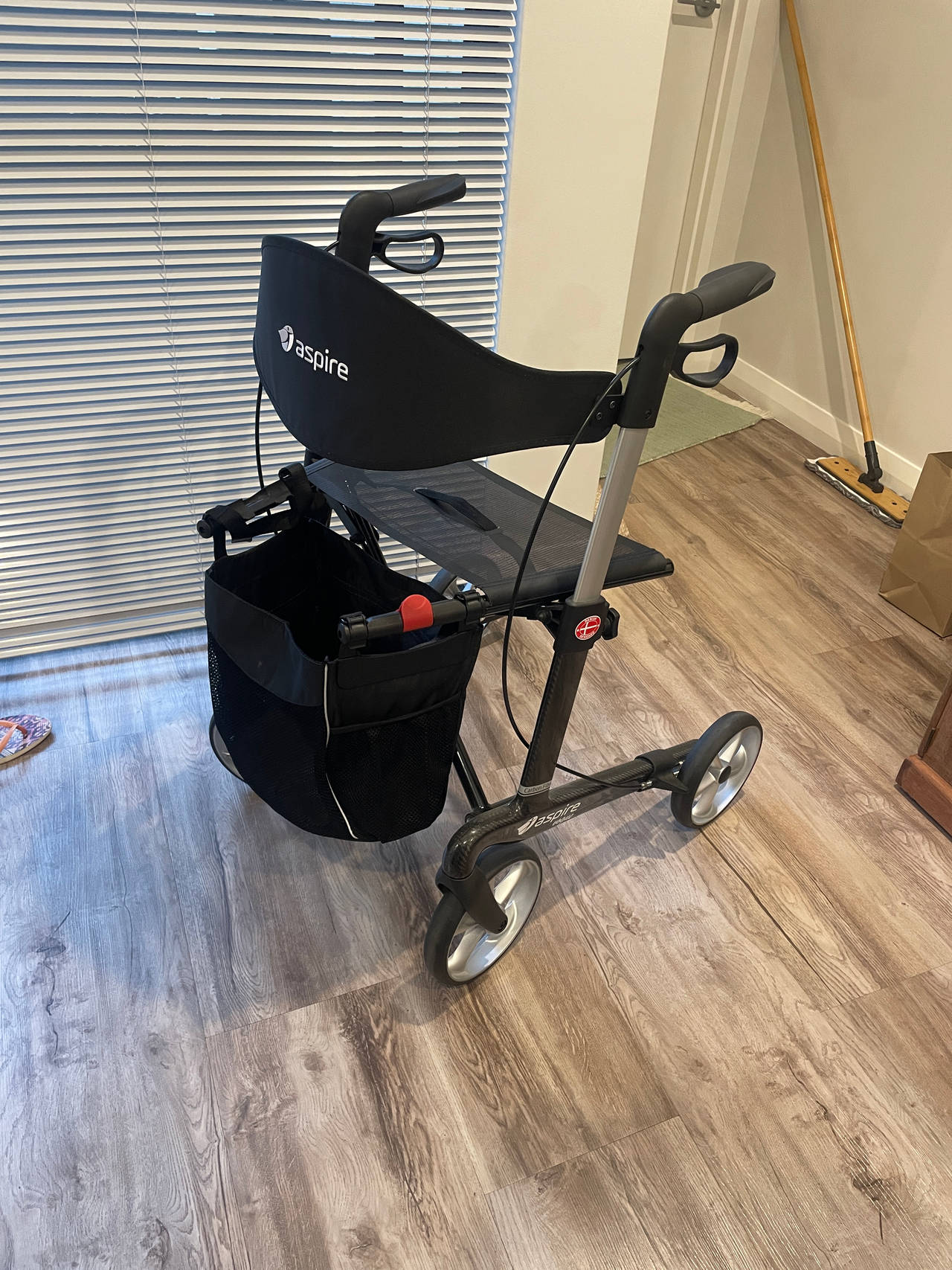 Aspire Vogue Carbon Fibre Seat Walker