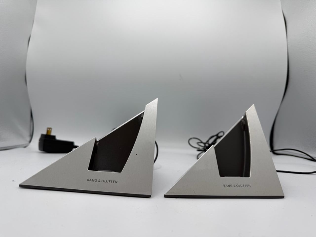 Bang & Olufsen BeoCom 6000 Pyramid Table Charger Grey
