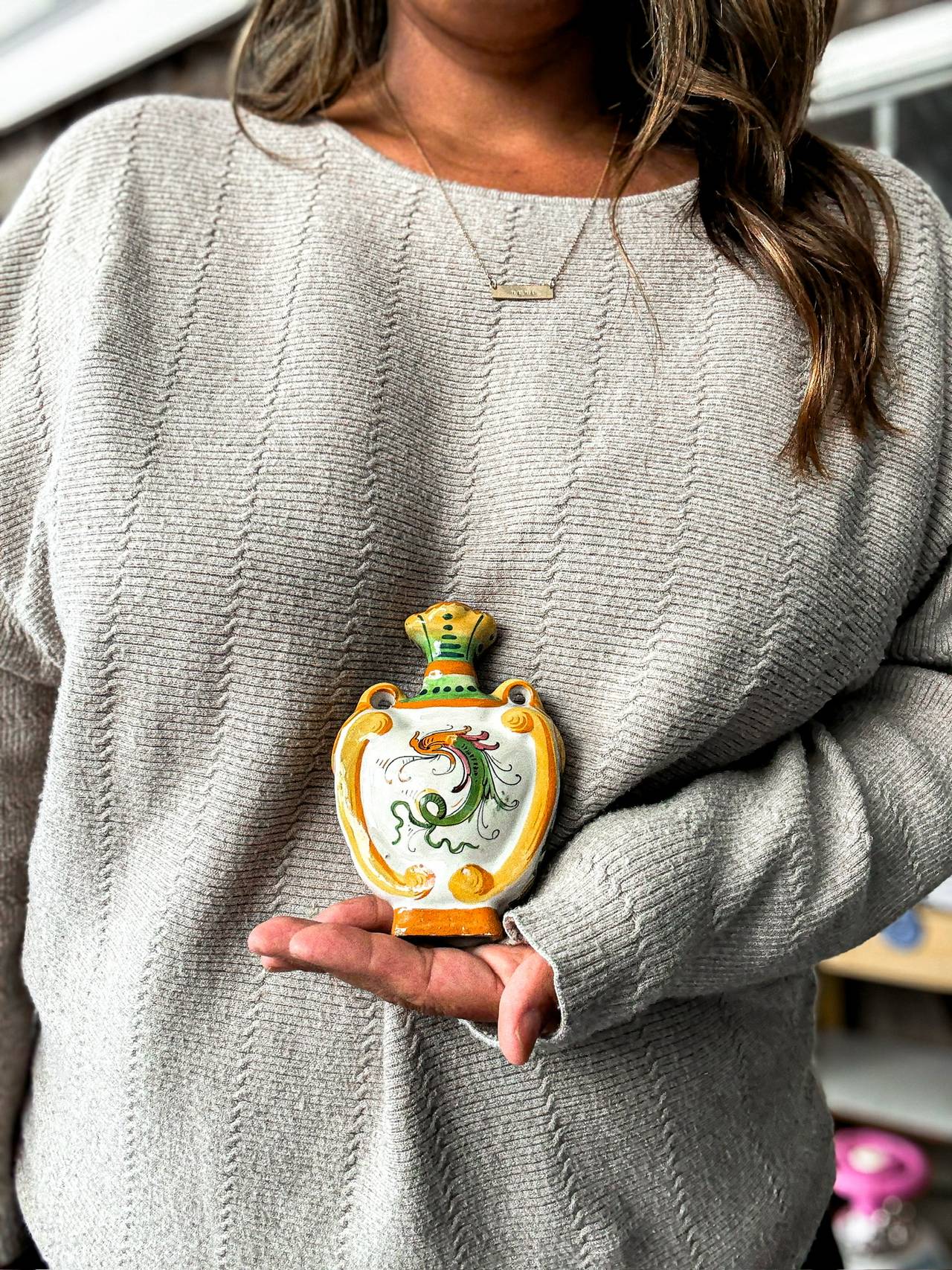 Deruta Italian Majolica Raffaellesco Flask