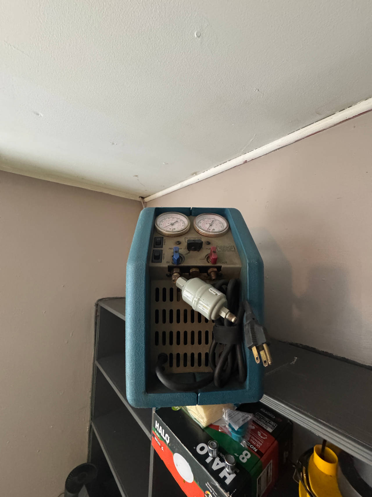 Robinair Refrigerant Recovery Machine