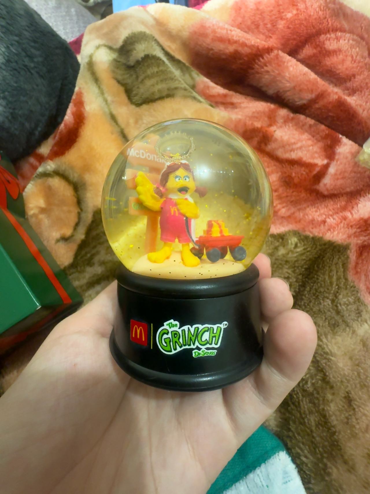 Mcdonalds grinch snow globe 