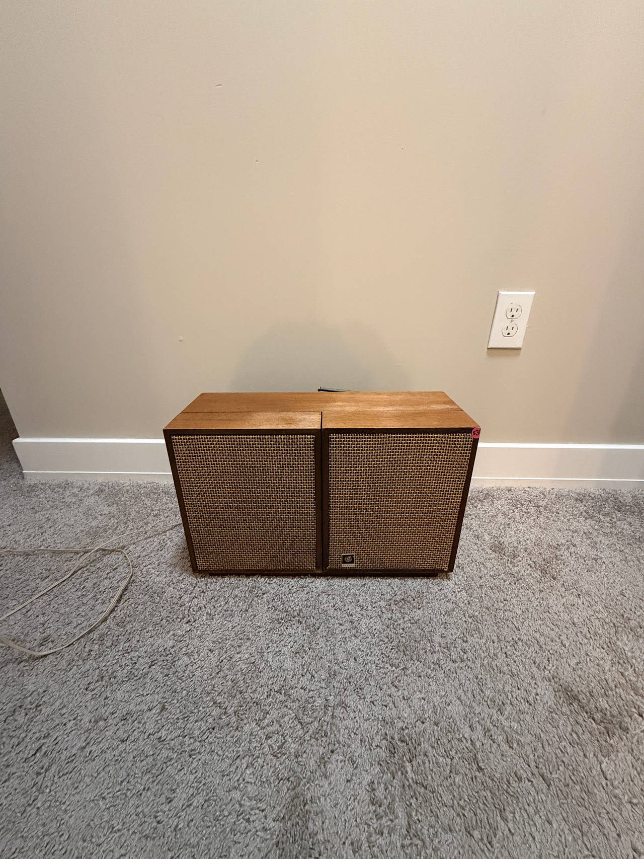 General Electric T1000B Radio