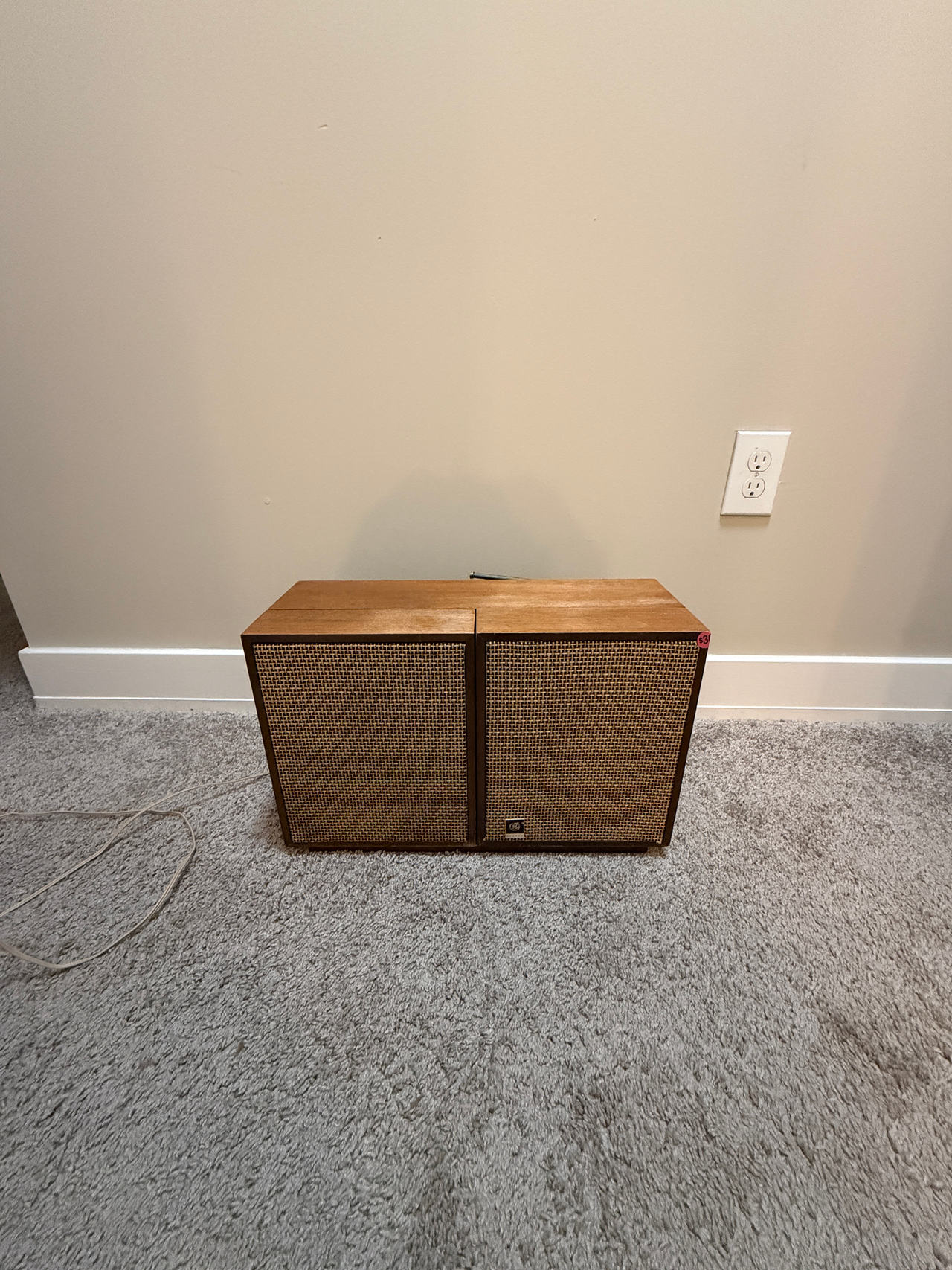 General Electric T1000B Radio