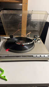 JVC L-F66 Auto-Return Direct-Drive Turntable work perfect. - Image 1