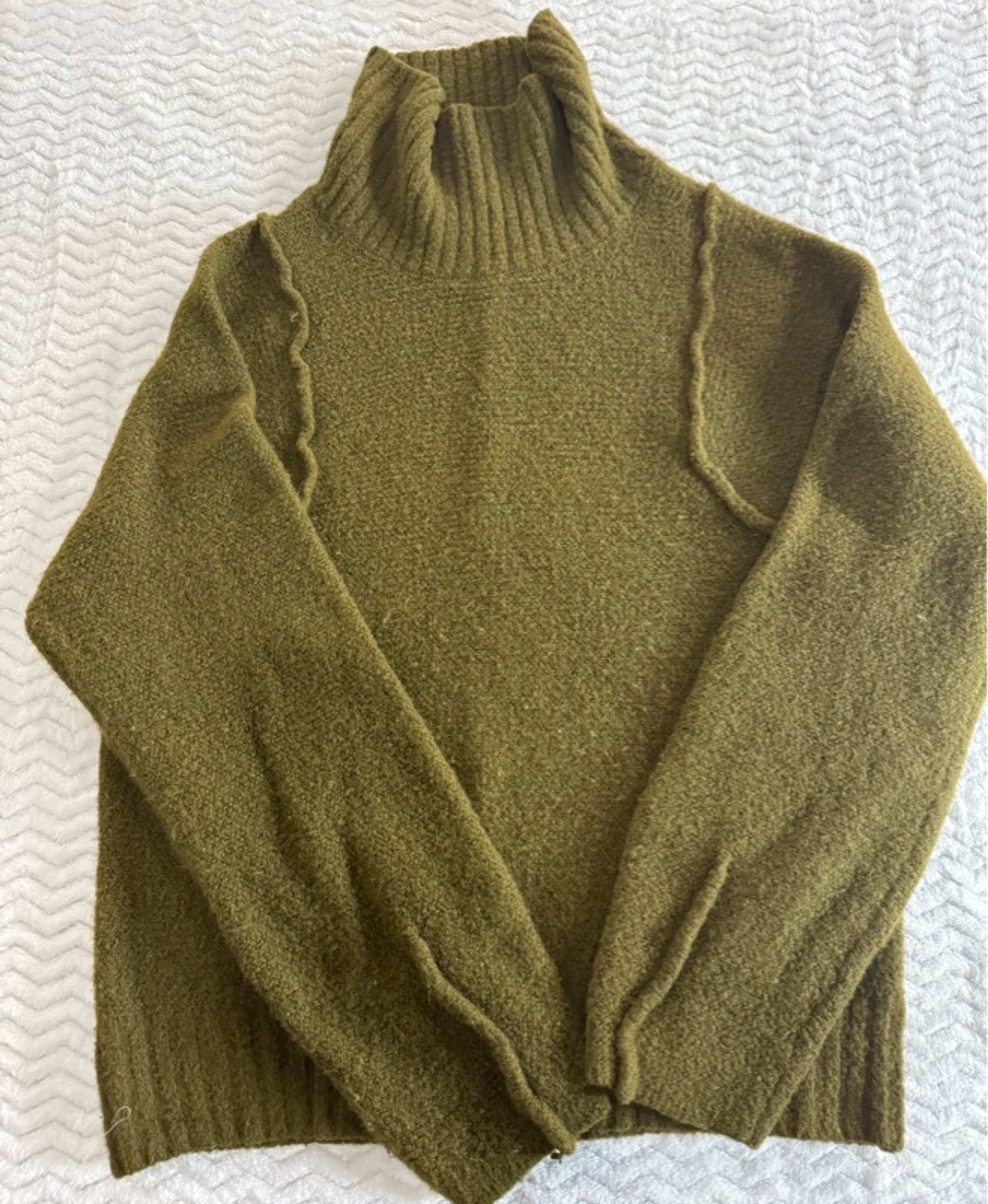 Universal Thread Women's Green Turtleneck Sweater