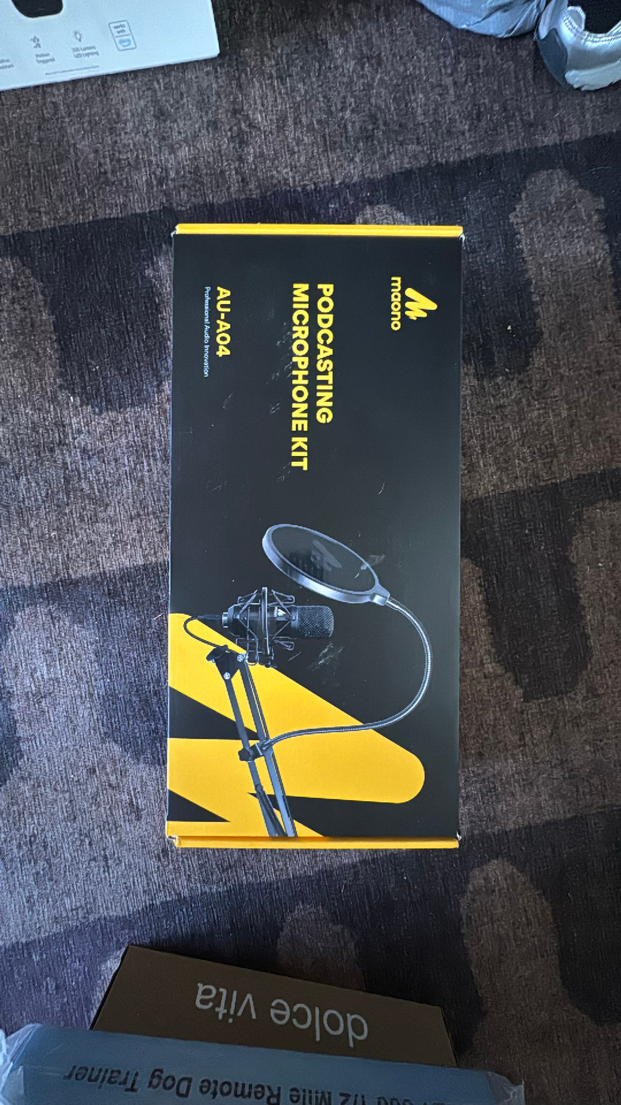 Maono Podcasting Microphone Kit (2)
