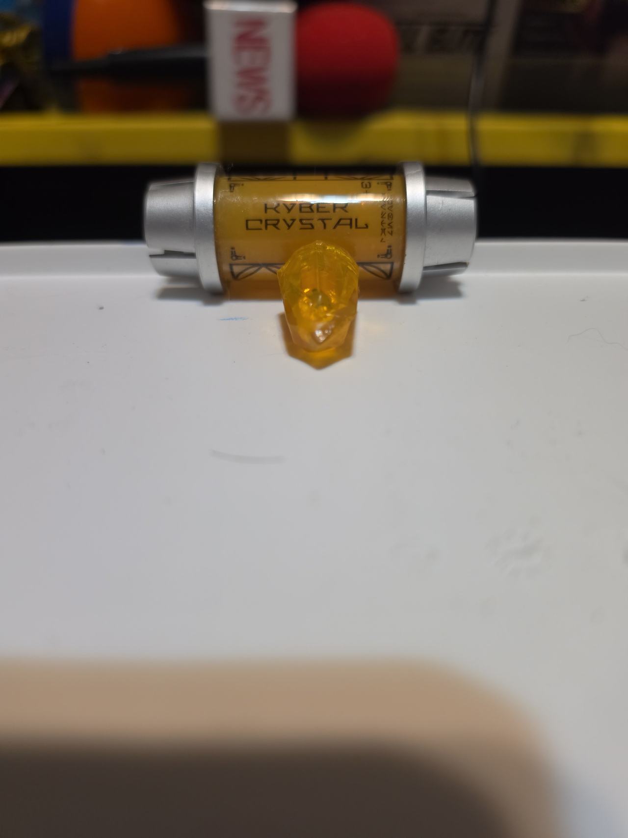 Star Wars: Galaxy's Edge Kyber Crystal Yellow