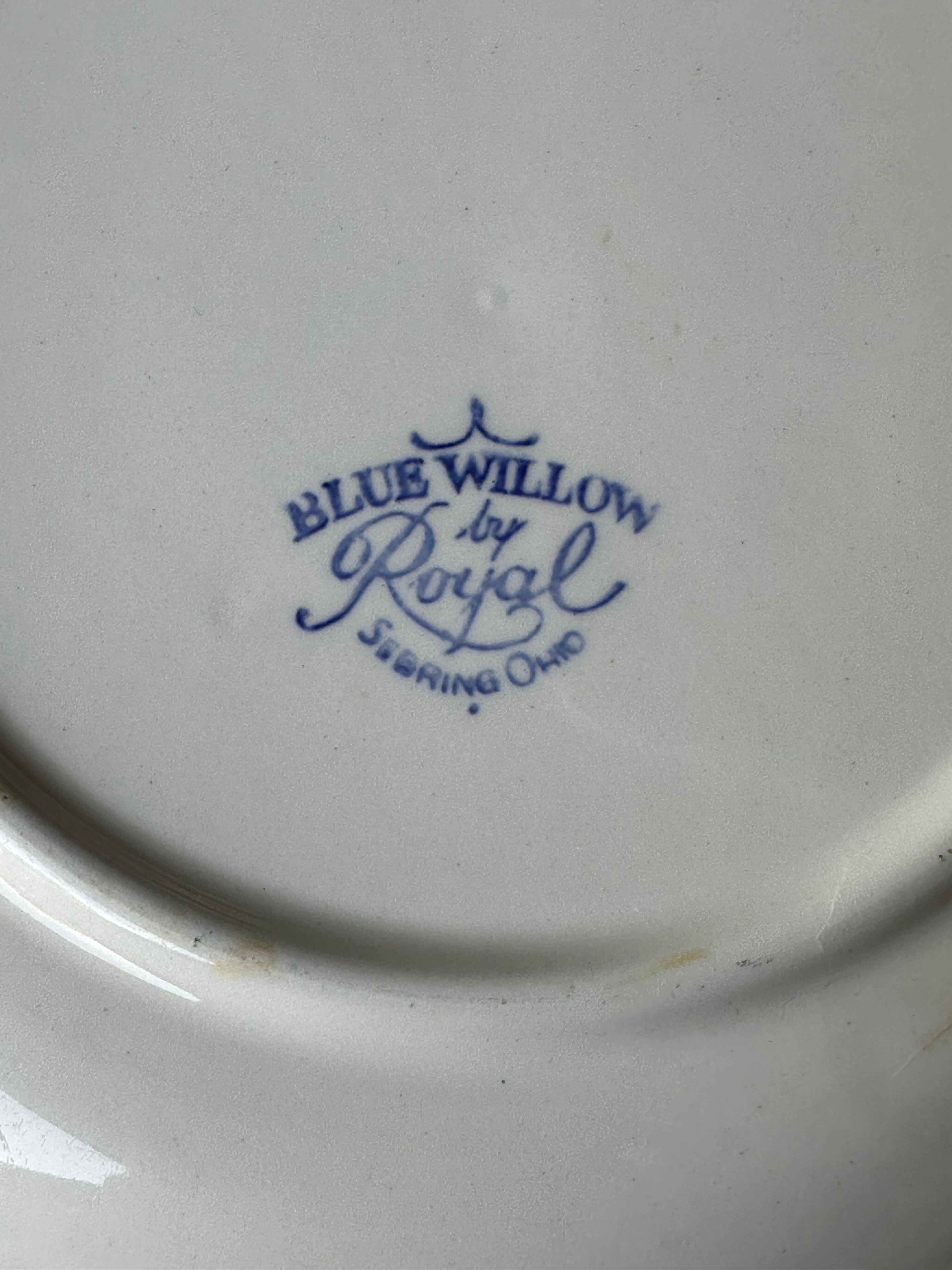 Churchill England Blu Willow China-1 Lg Plate, 2 Sm Plates, 2 Bowls and 6 Mugs - Image 2