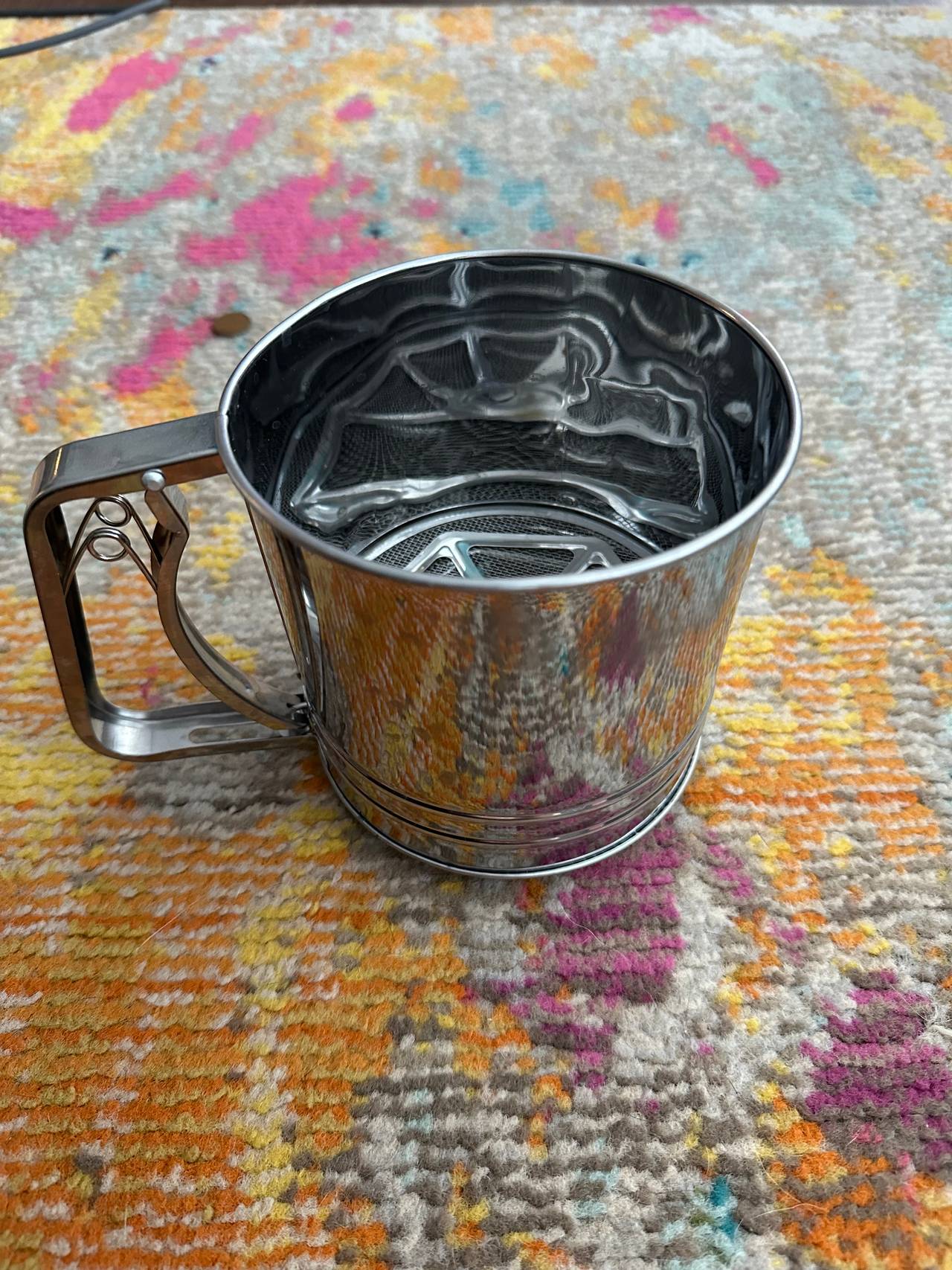 Stainless Steel Hand Squeeze Flour Sifter 3-Cup