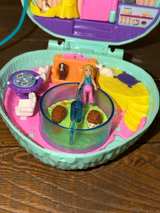 Polly Pocket Hedgehog Cafe Compact - Image 3