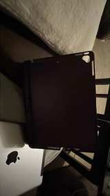 Apple iPad (6th generation) - Image 4