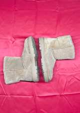 Bearpaw Elle Short Boots - Size 11 - Image 7