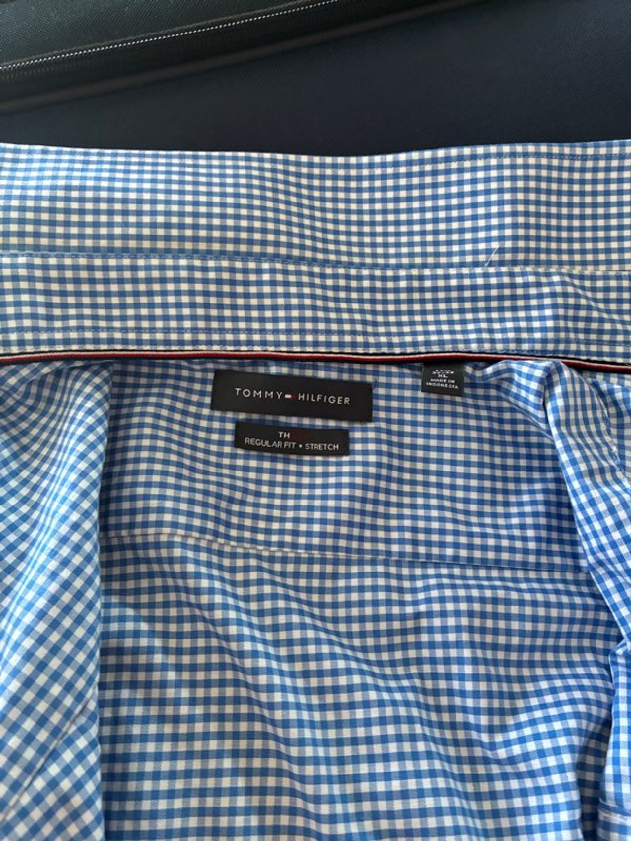 Tommy Hilfiger Men's Regular Fit Stretch Gingham Button-Down Shirt