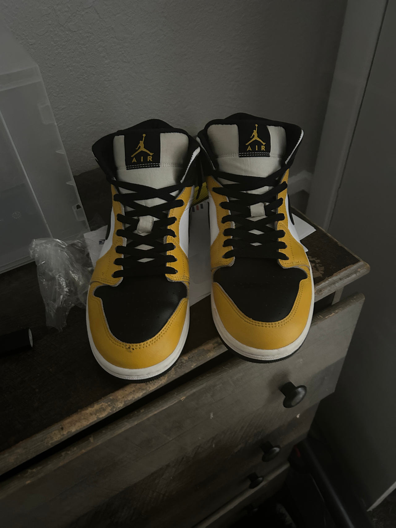 Air Jordan 1 Mid