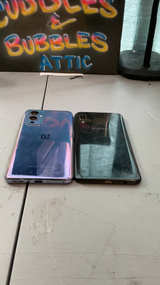 Cell phone lot of 2 phones one is a one touch 9 both power on. - Image 1