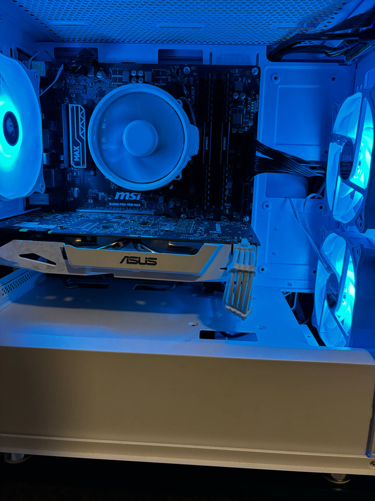 4 Fans
AMD Ryzen 5 2600 Six-Core processor 
Nicosia GeForce GTX1070
Higher end p