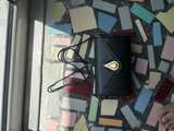 Vintage Lizard Embossed Crossbody Bag with Teardrop Clasp - Image 1