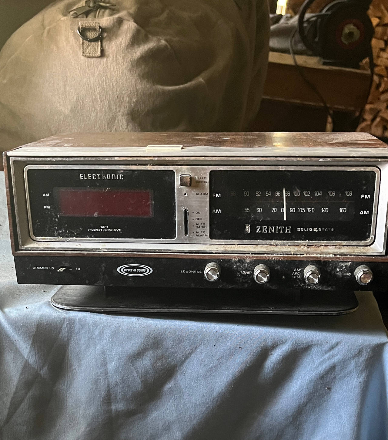 Zenith Circle of Sound Digital Clock Radio