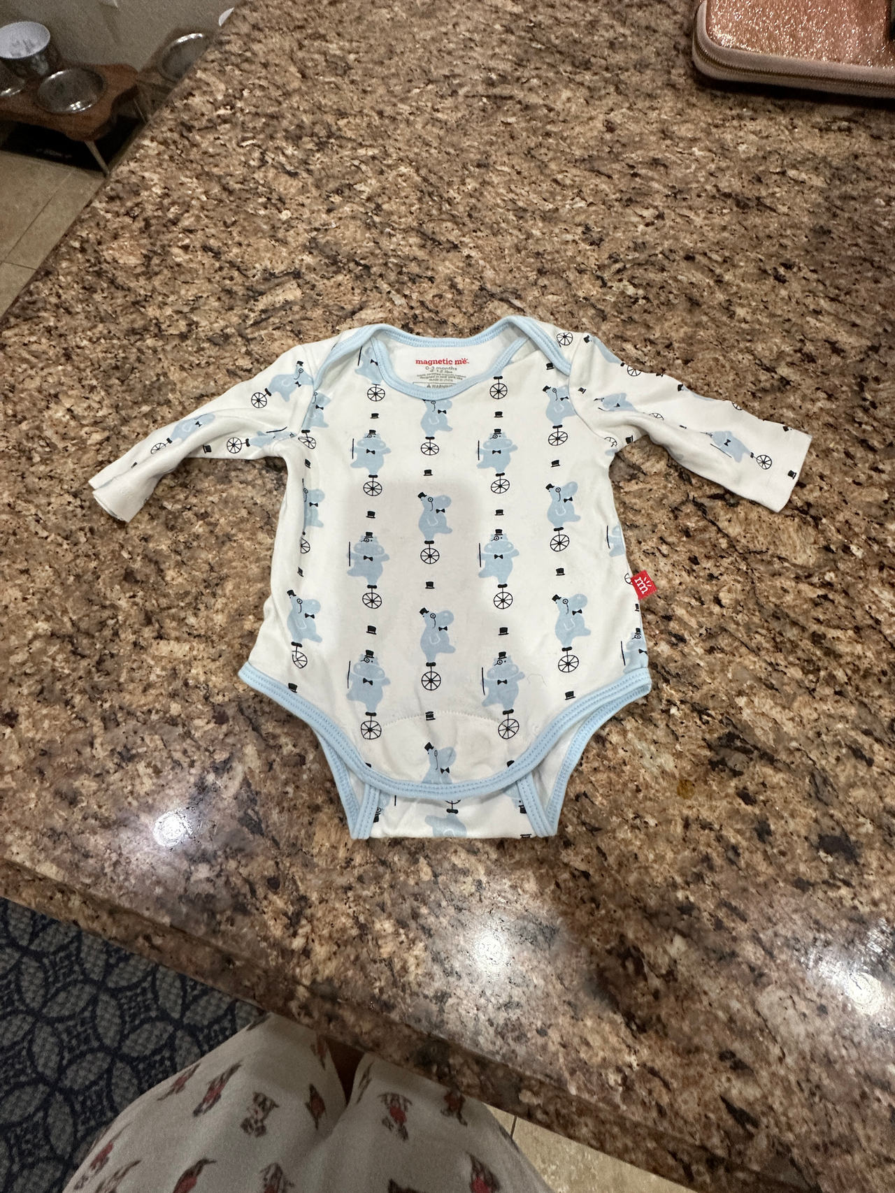 Magnetic me onesie size 0-3 months