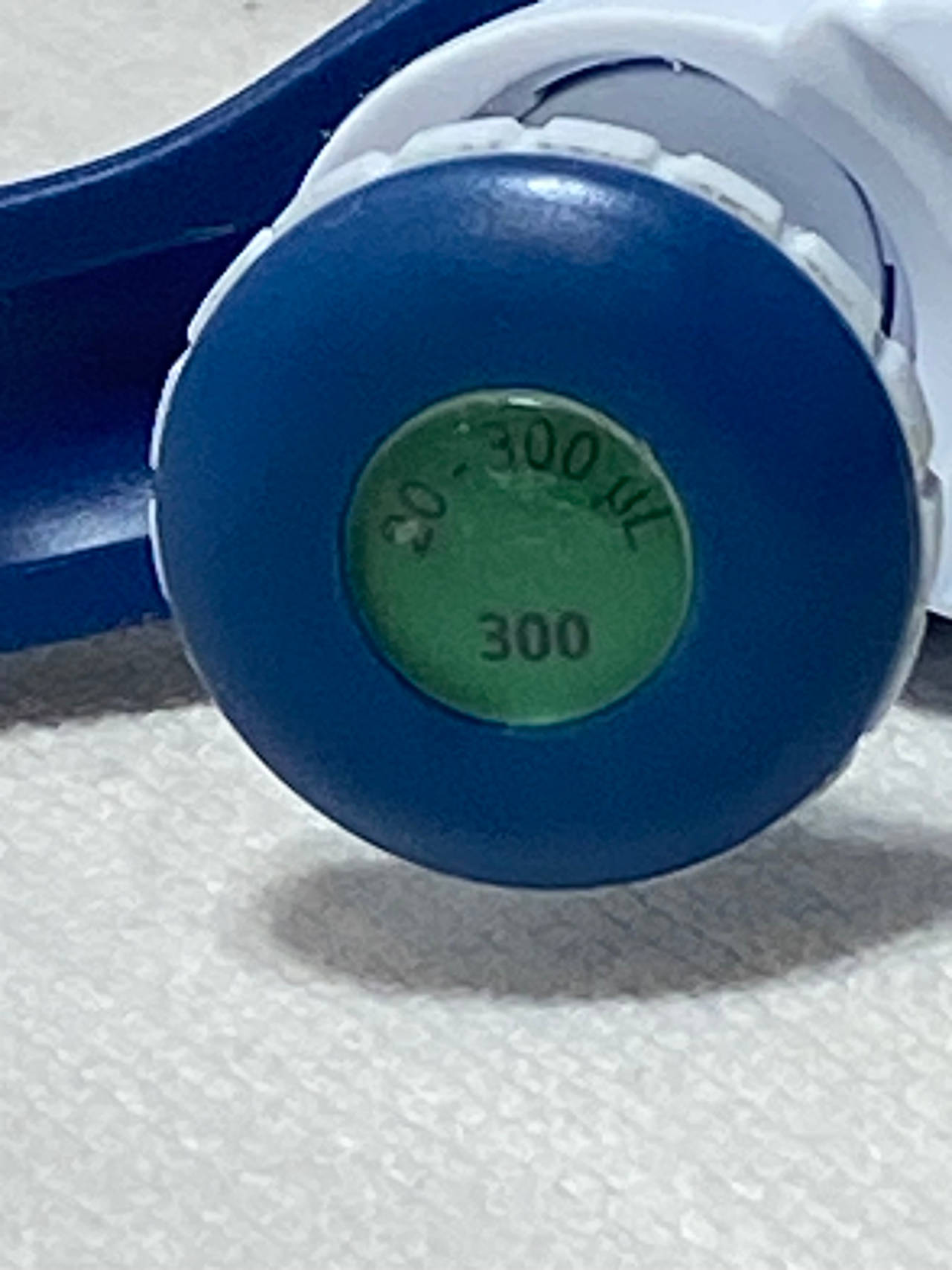 VWR 8-Channel Pipette 50-300 uL