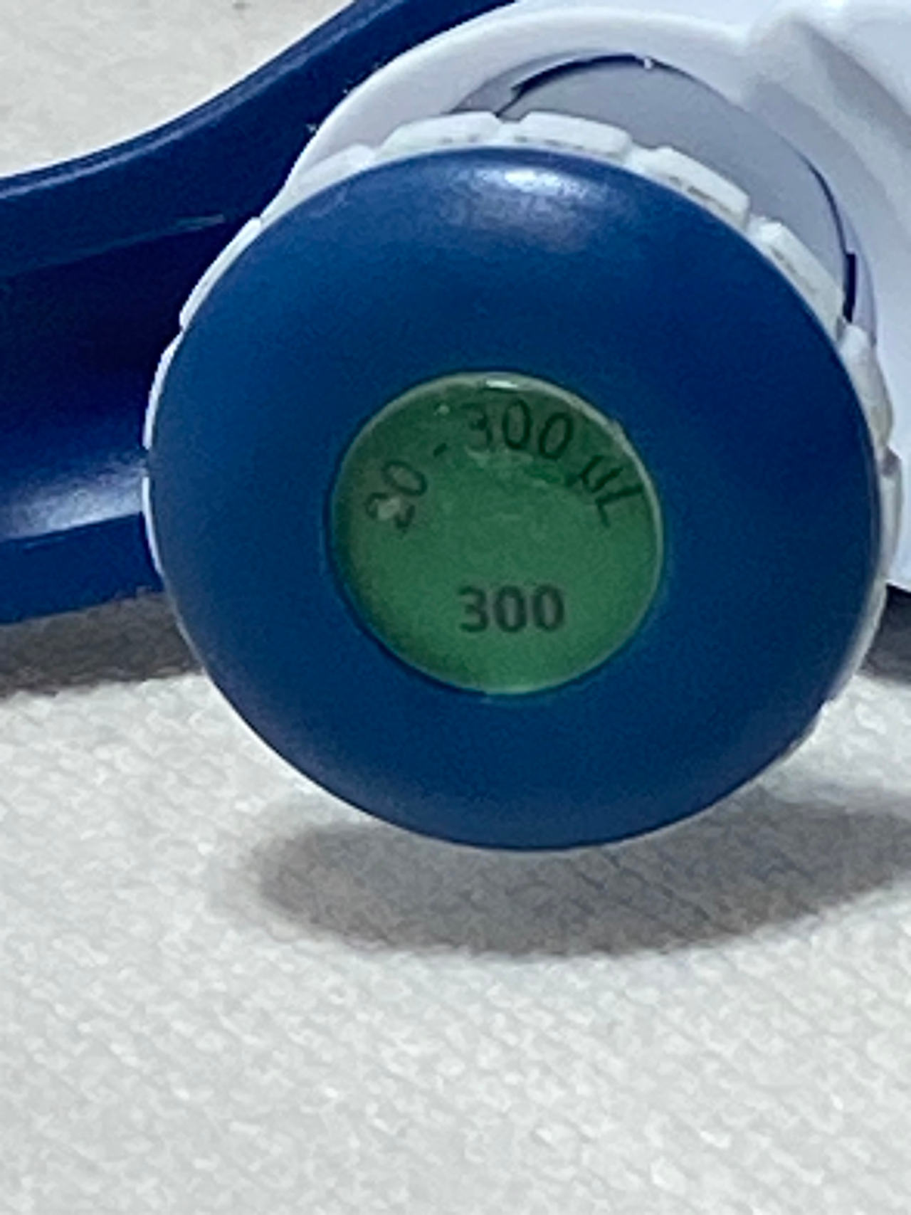 VWR 8-Channel Pipette 50-300 uL
