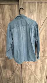 Vintage Gap Denim Button Down Shirt size Medium metal buttons - Image 3