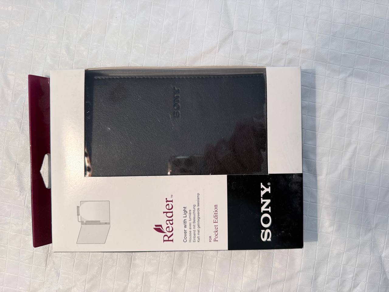 Sony Reader Cover with Light for Pocket Edition (PRSA-CL30)