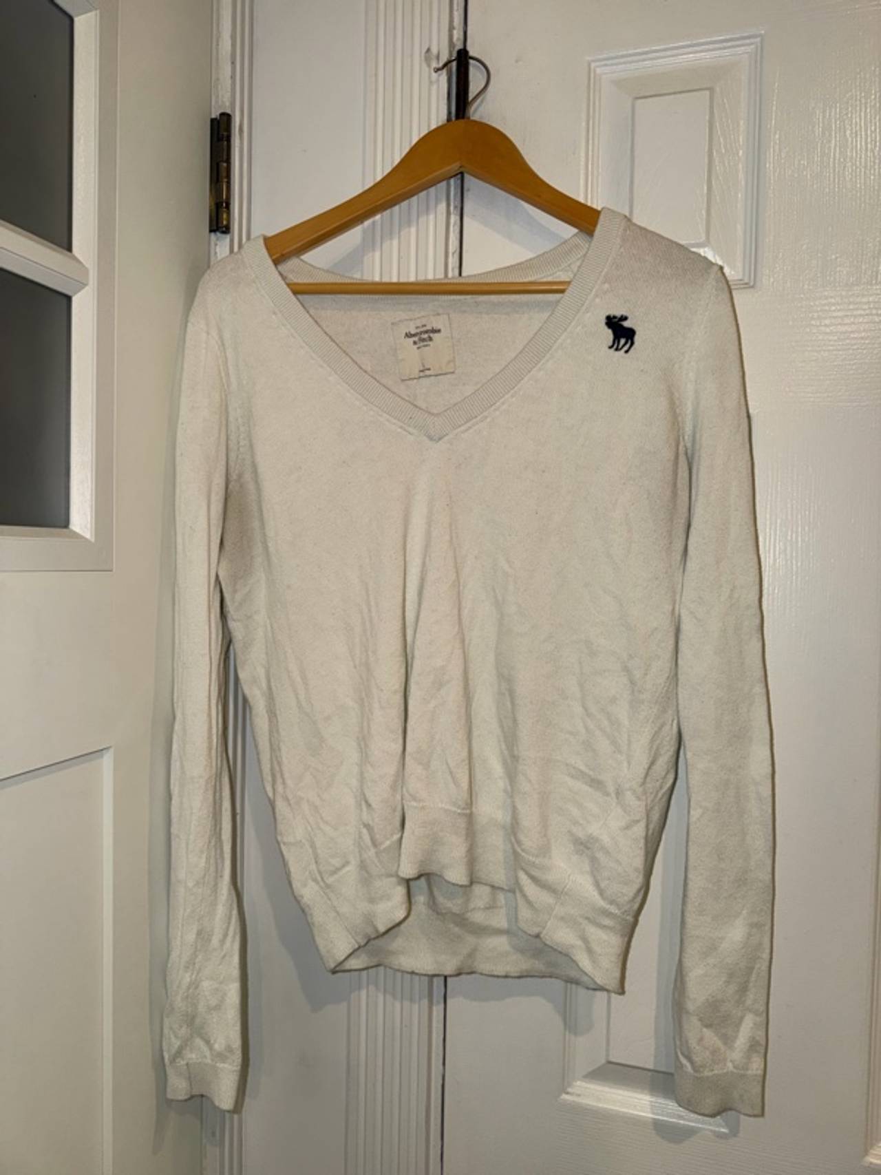 Abercrombie & Fitch White V-Neck Sweater