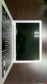Apple MacBook Air 2017 13-inch - Image 2