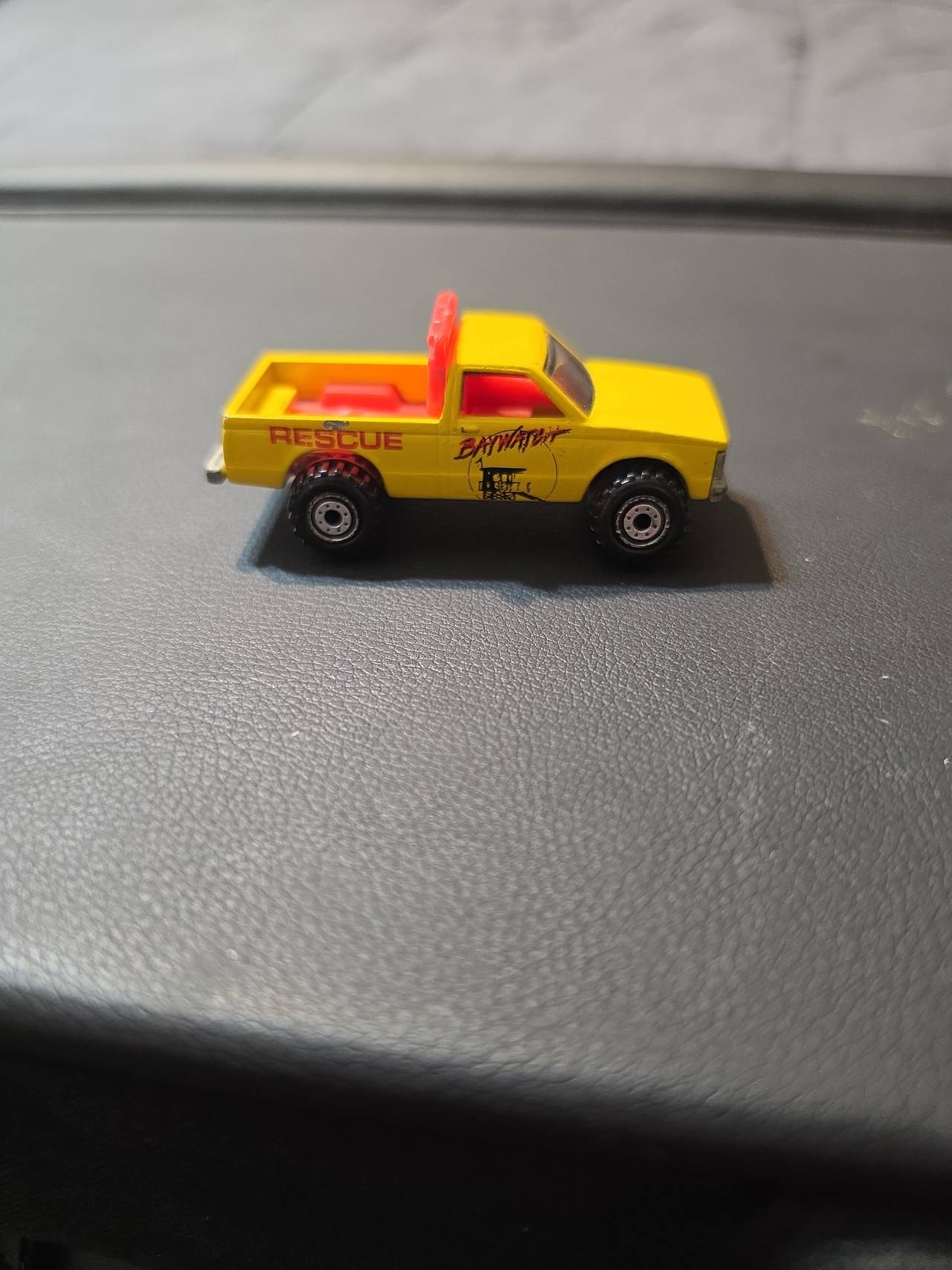 Matchbox Baywatch Ford F-150 Rescue Truck