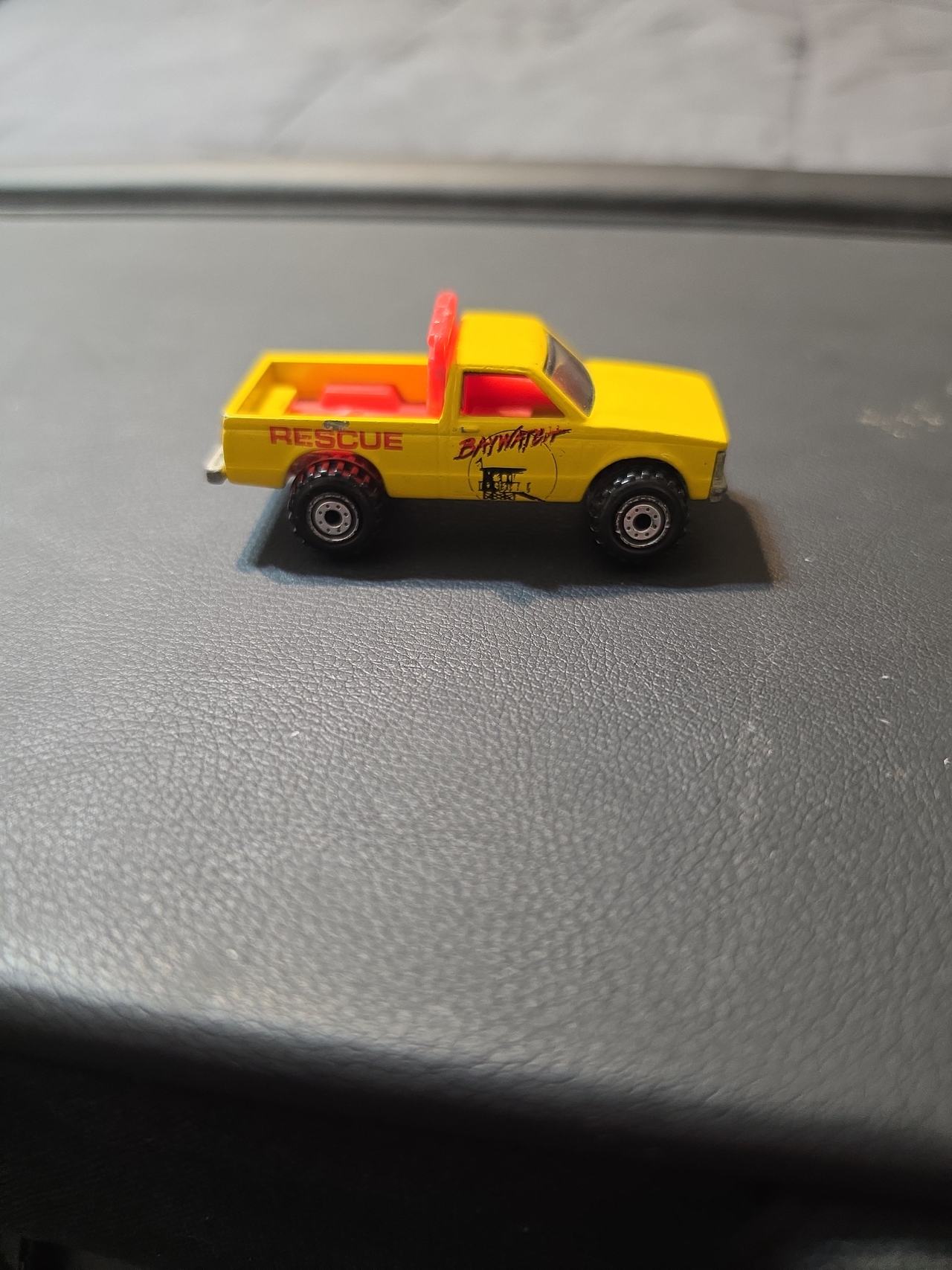 Matchbox Baywatch Ford F-150 Rescue Truck