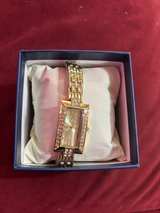 Montres Prestige Women's Gold-Tone 32mm Rectangle Watch - Image 3