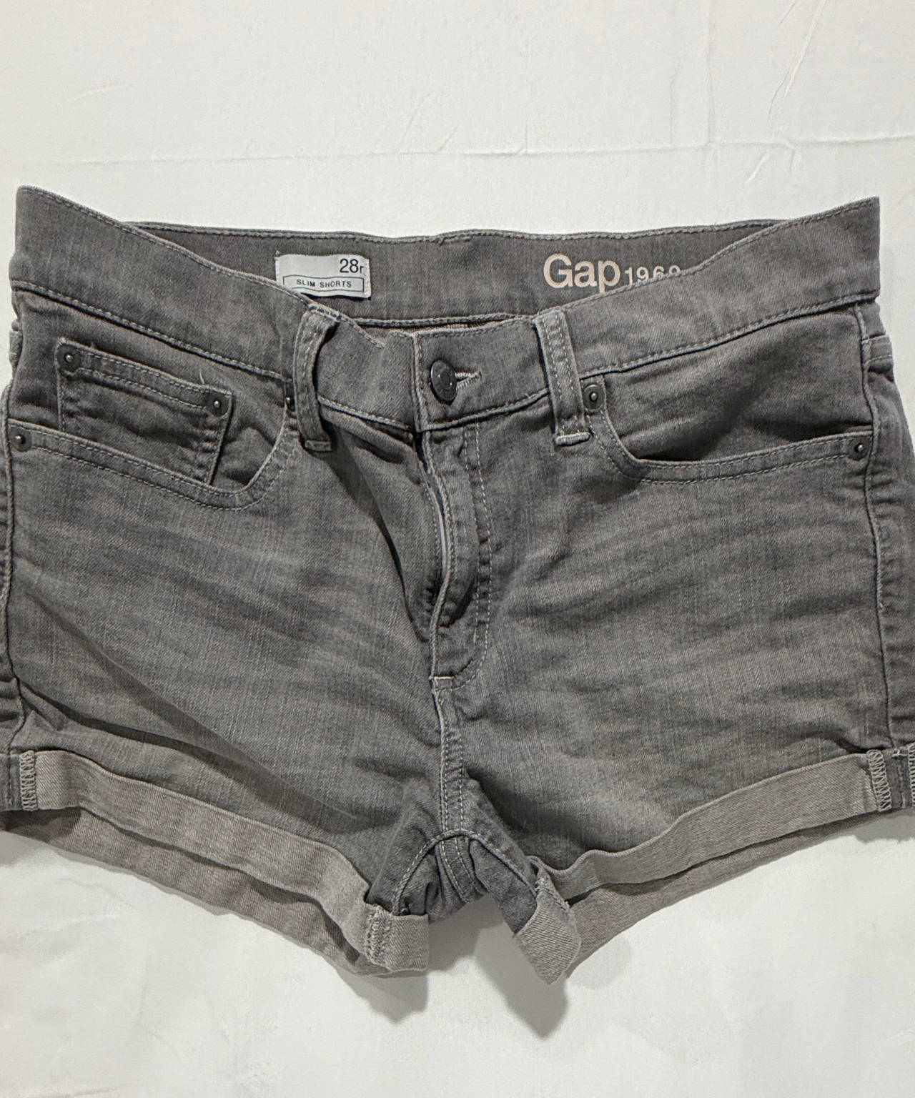 Women’s Gap 1969 Slim Denim Shorts size 29r