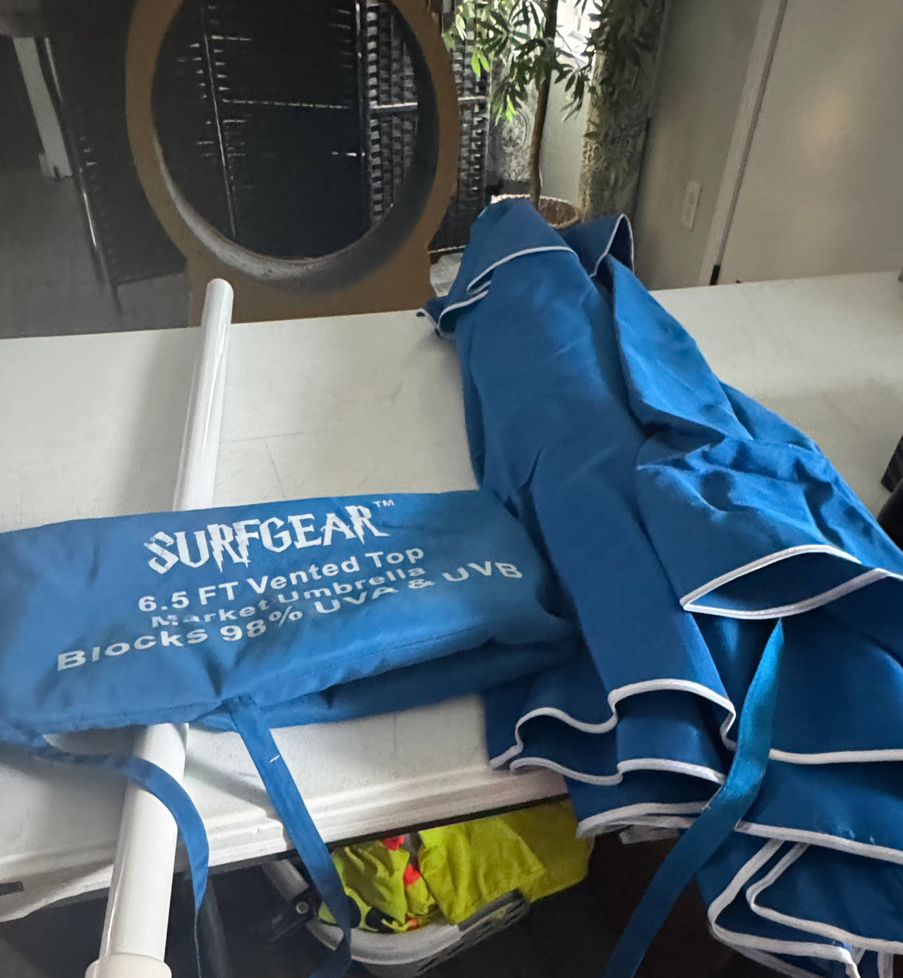 Surfgear 6.5 FT Vented Top Market Umbrella