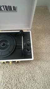 Victrola Journey Suitcase Record Player - Image 3