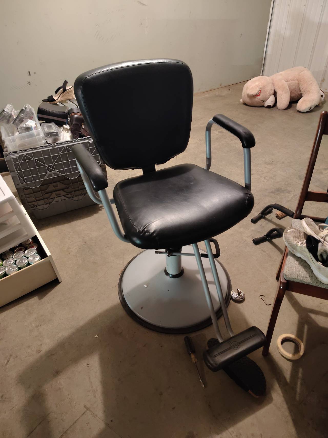 Takara Belmont Hydraulic Salon Chair