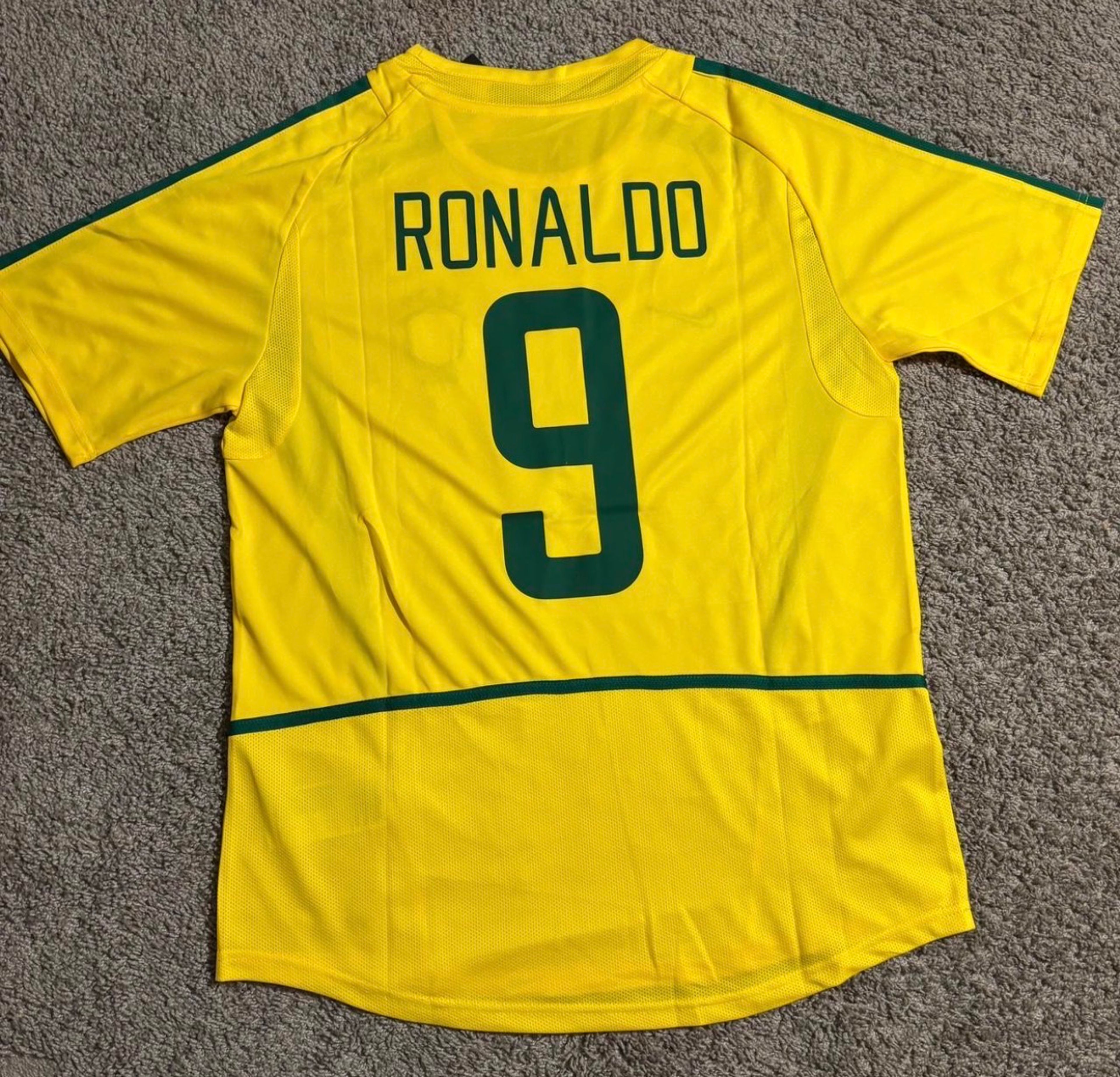 Nike Brazil 2002 Home Jersey Yellow Ronaldo #9 - Image 4