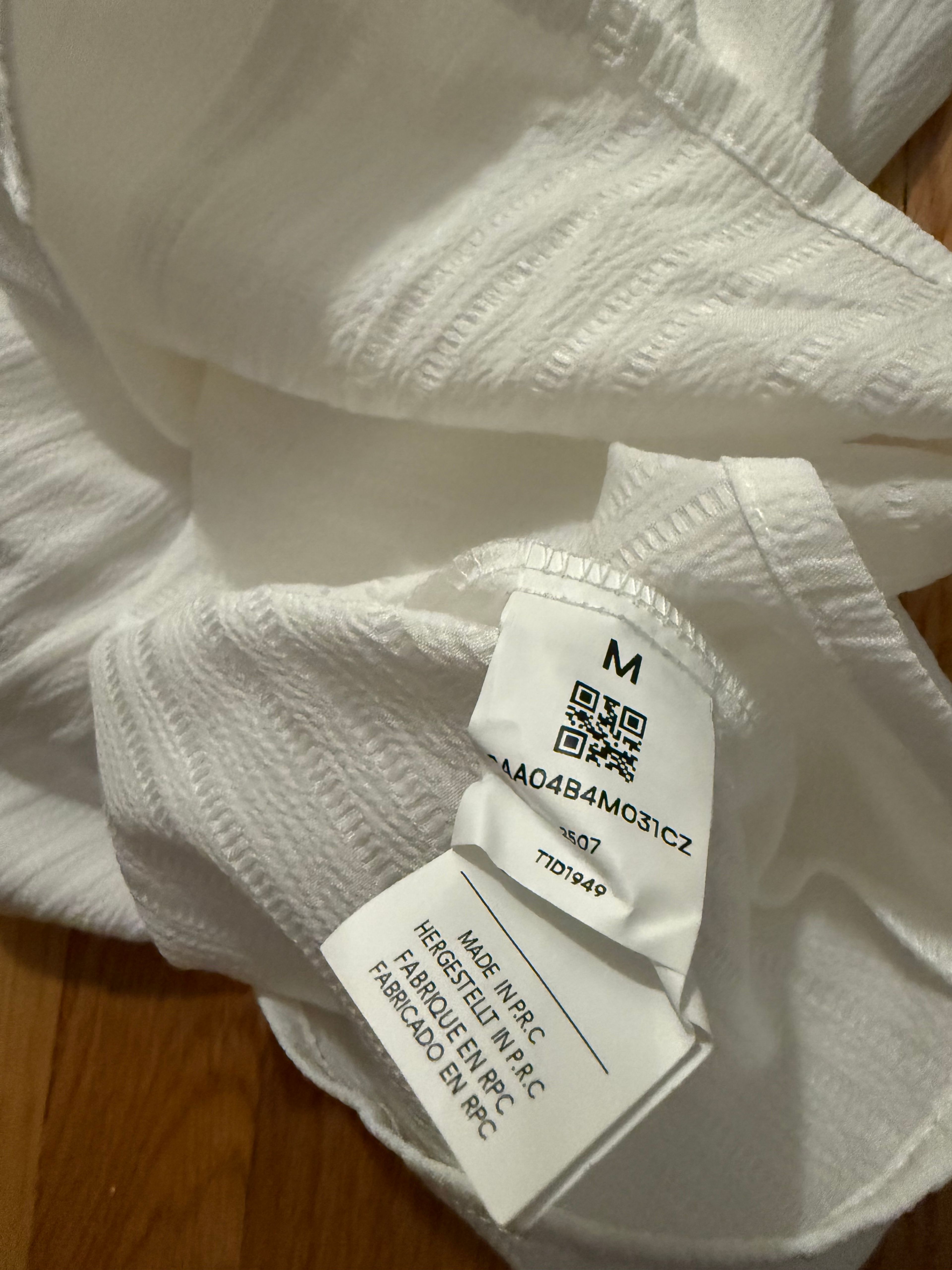 Cupshe White Sleeveless Ruffle Trim V-Neck Blouse size M - Image 2