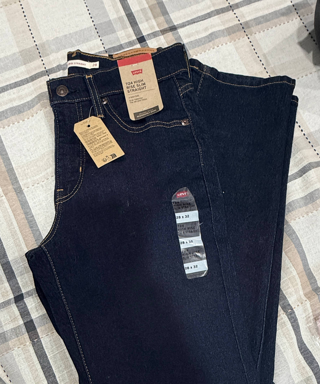 Levi's Women's 724 High Rise Slim Straight Jeans