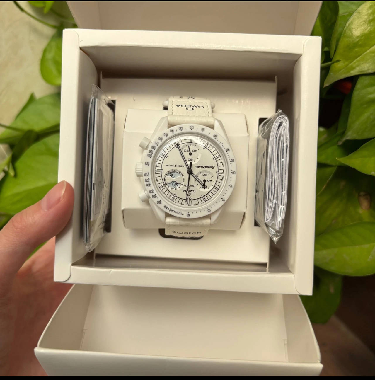 Omega x Swatch MoonSwatch White Moon
