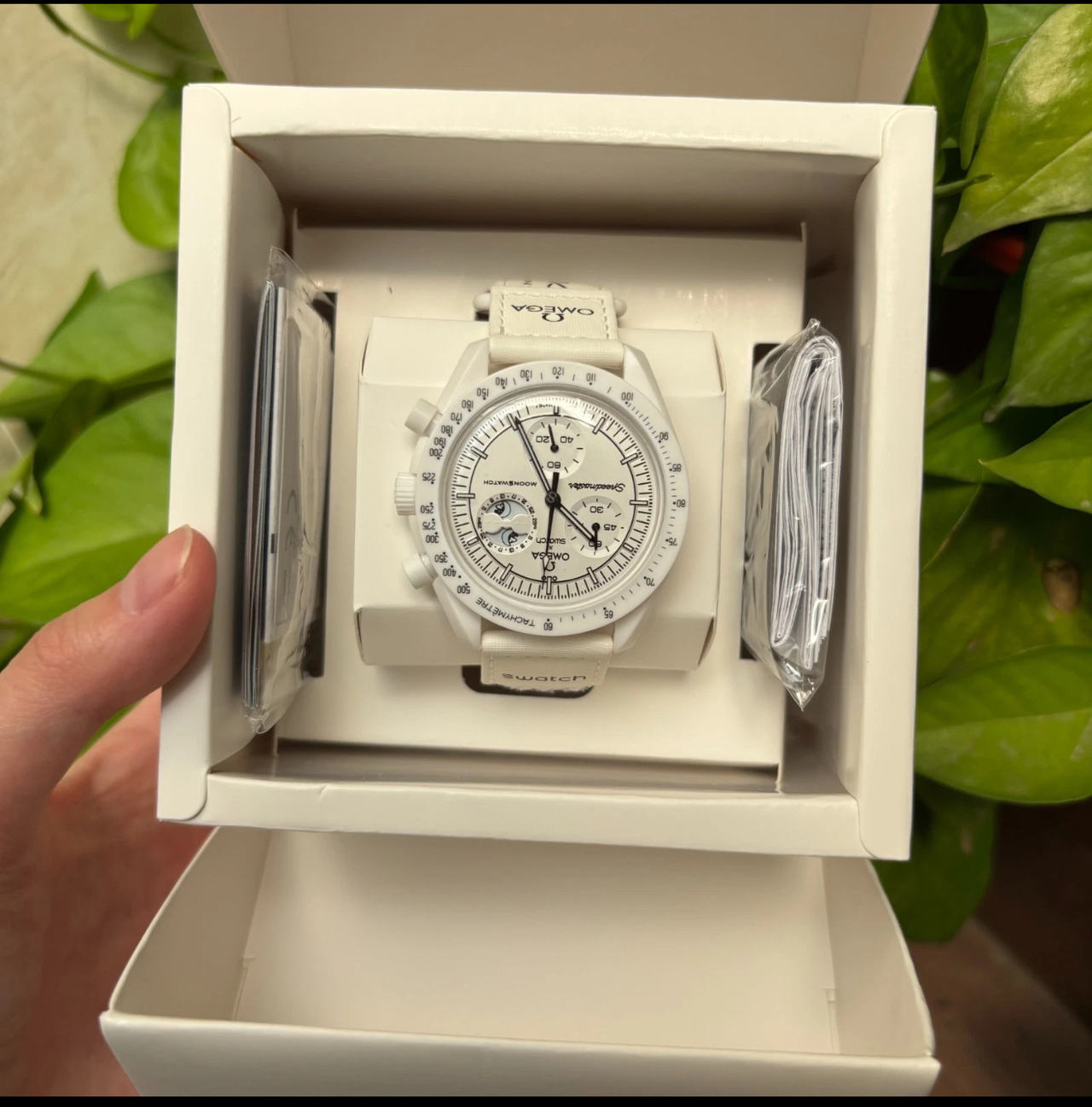 Omega x Swatch MoonSwatch White Moon
