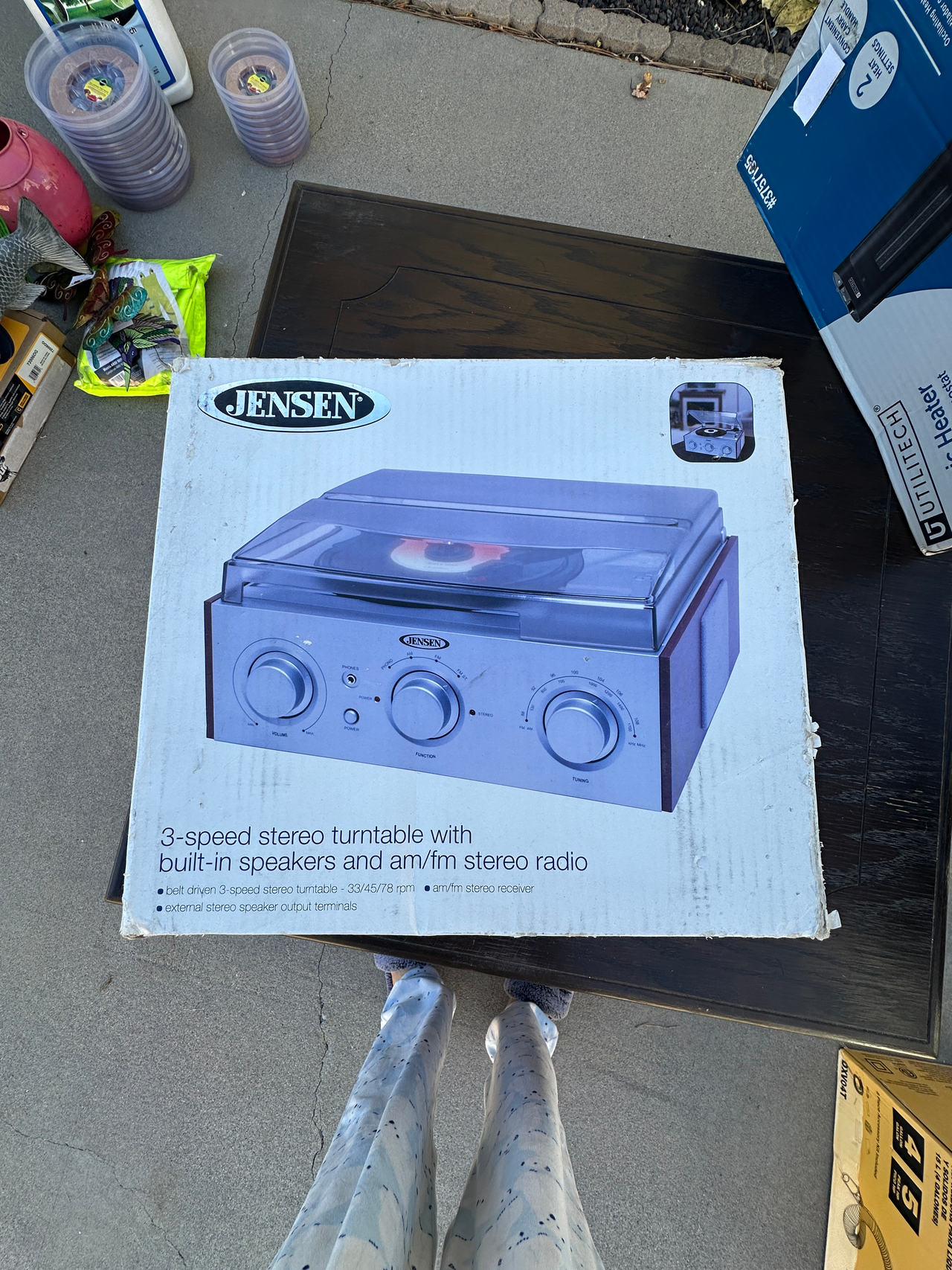 Jensen 3-Speed Stereo Turntable with Built-in Speakers and AM/FM Stereo Radio