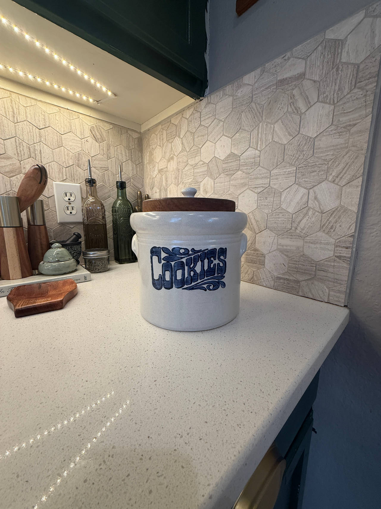 Pfaltzgraff Yorktowne Cookie Jar