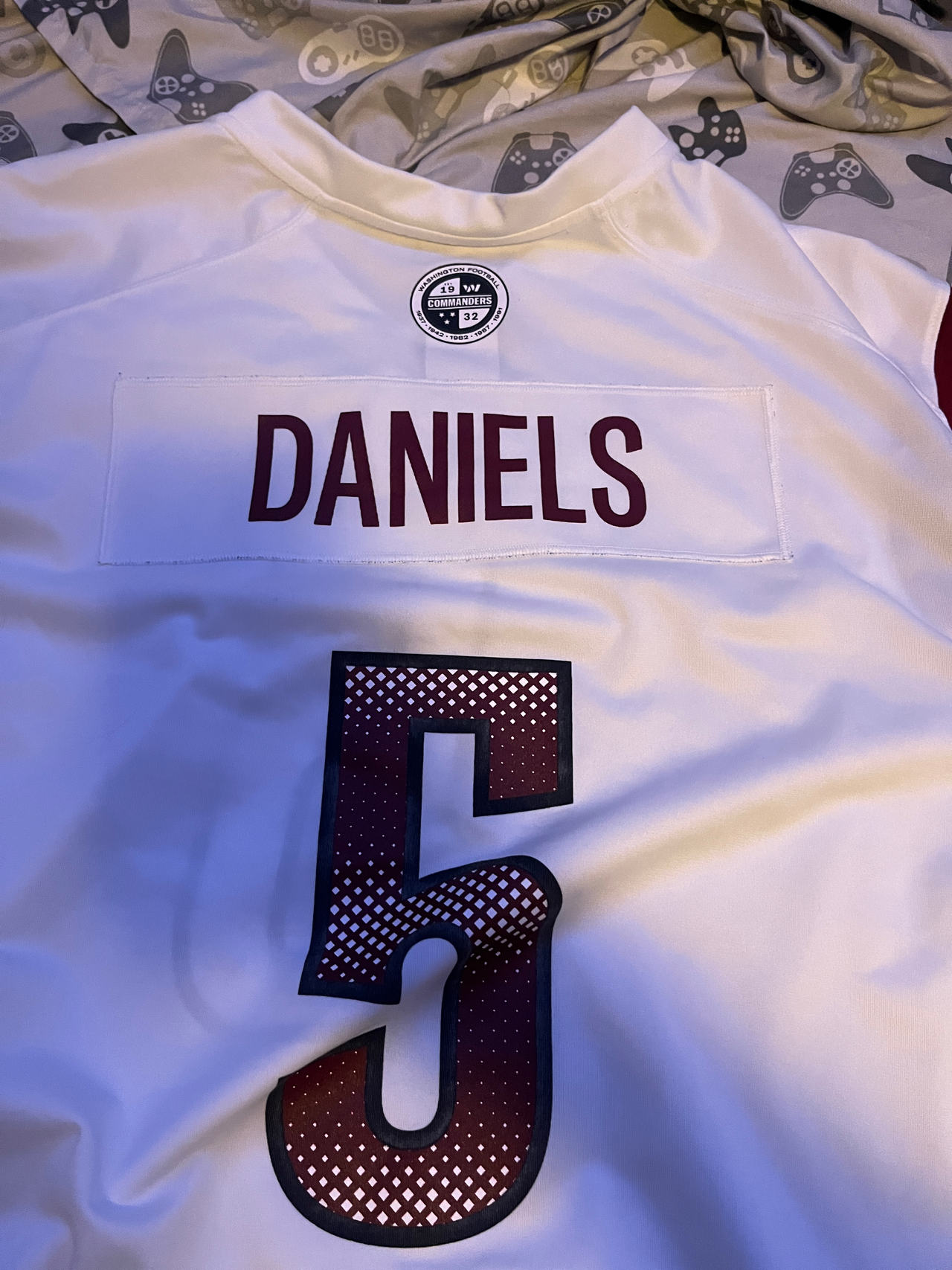 Washington Commanders Jayden Daniels jersey