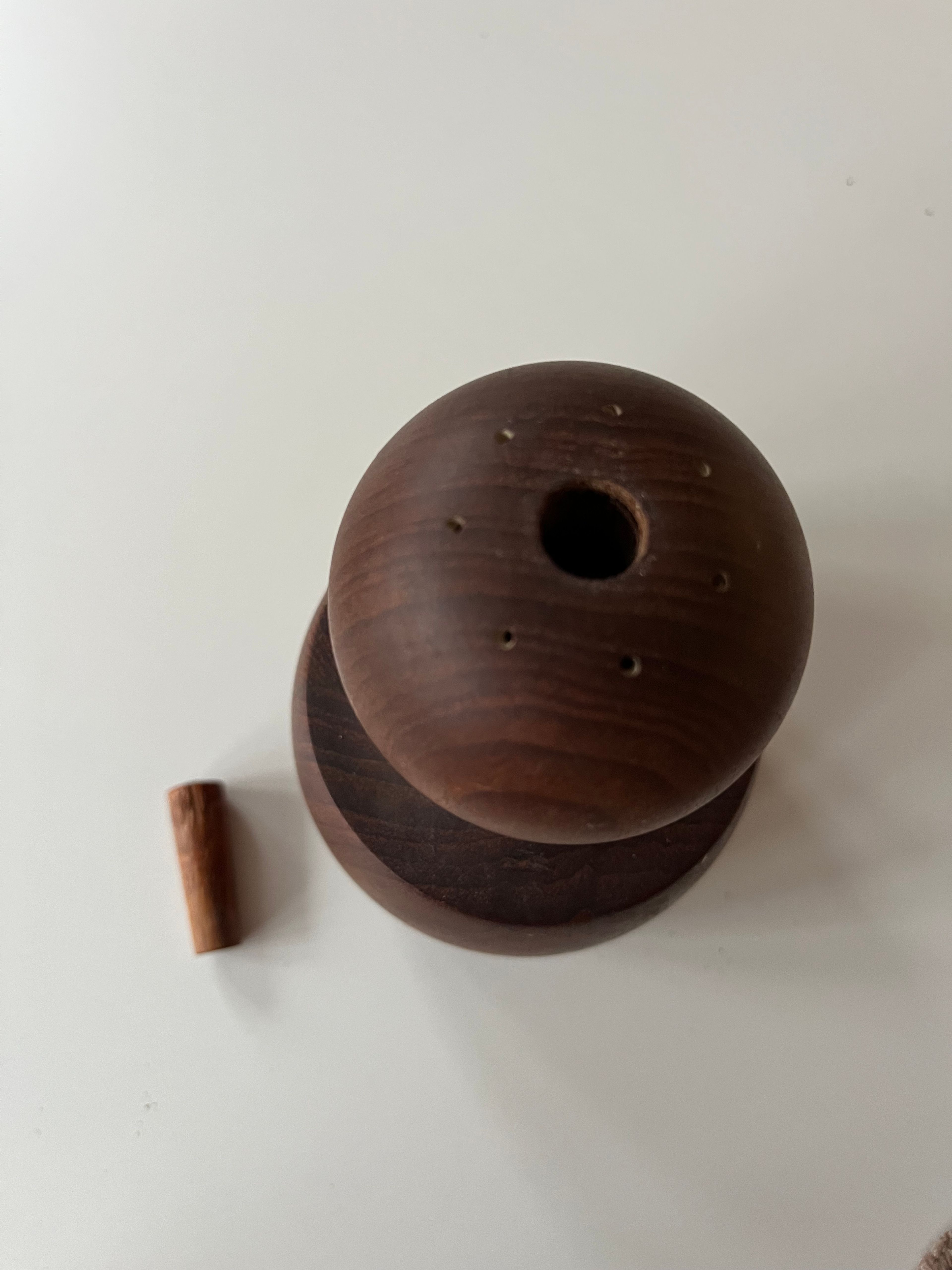 VINTAGE MID CENTURY MOD DANSK TEAK SALT PEPPERMILL GRINDER
QUISTGAARD PEAR CORE - Image 5