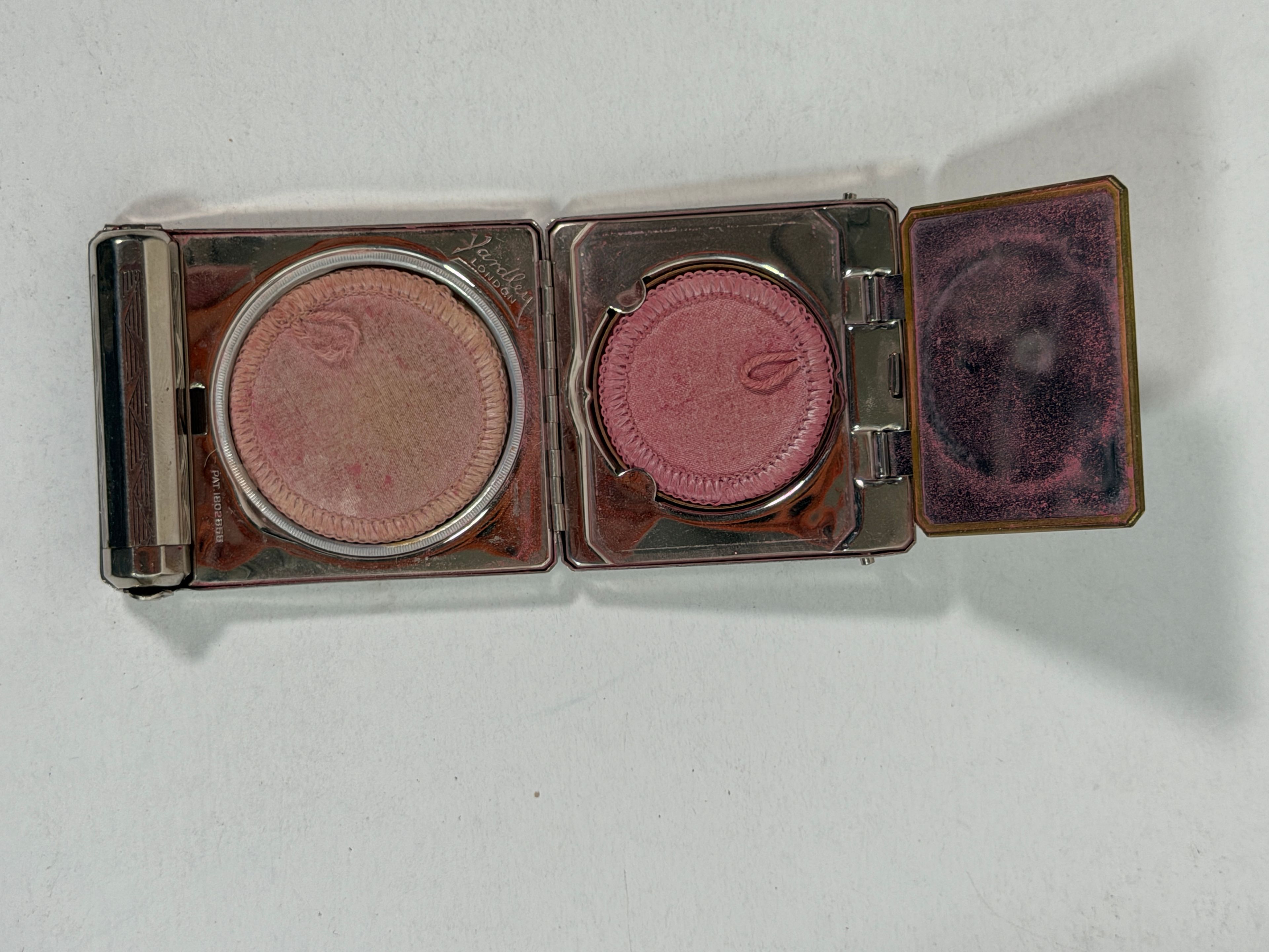 Vintage 1950s Yardley of London "Evening Lipstick" Triple Compact Vanity Set - Image 6