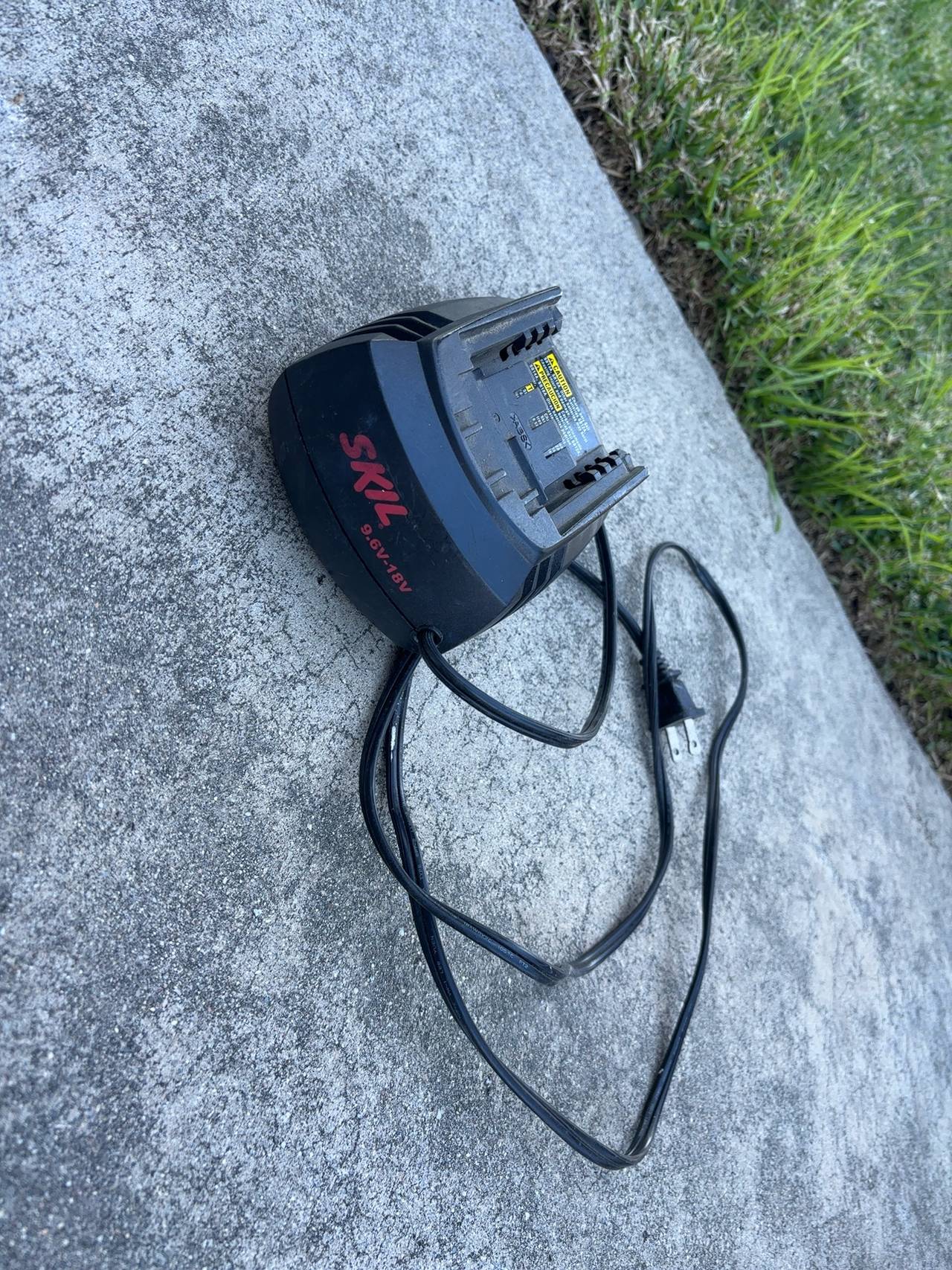 SKIL SC118 Battery Charger