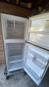 Samsung Refrigerator - Image 2