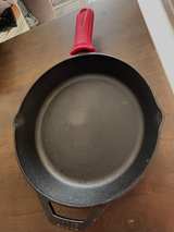 Lodge Cast Iron Skillet with Red Silicone Handle 10.25" - Image 2