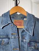 Levi's Original Trucker Denim Jacket Blue Size Medium - Image 7